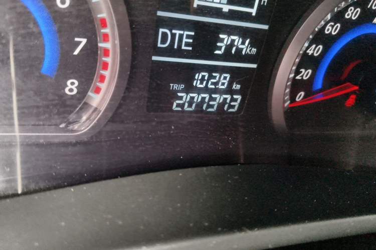Used Zotye Z300 2014 1.5L Value Edition Manual Comfort Model Odometer Close Up