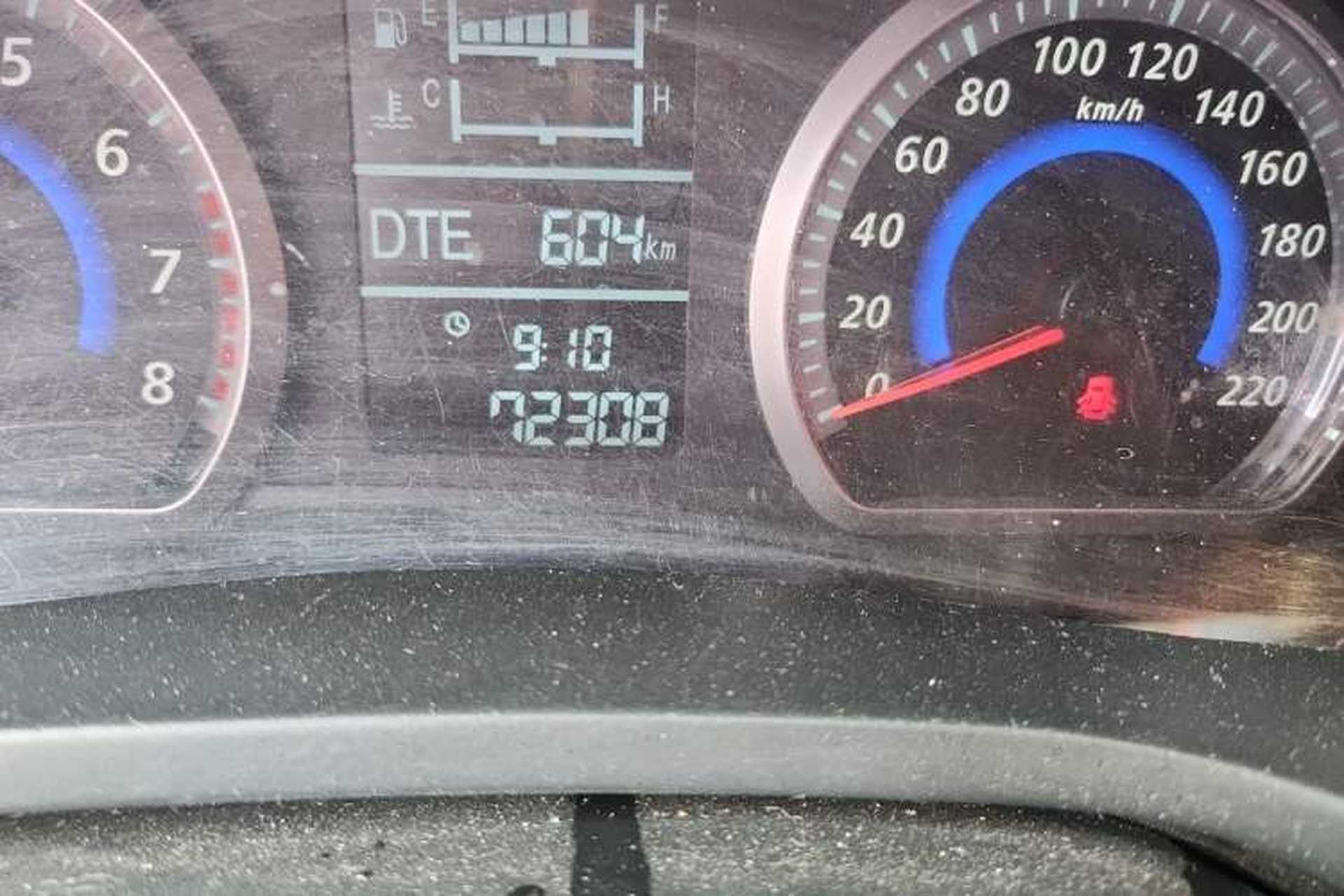 Used Zotye Z300 2014 1.5L Value Edition Manual Elite Model Odometer Close Up