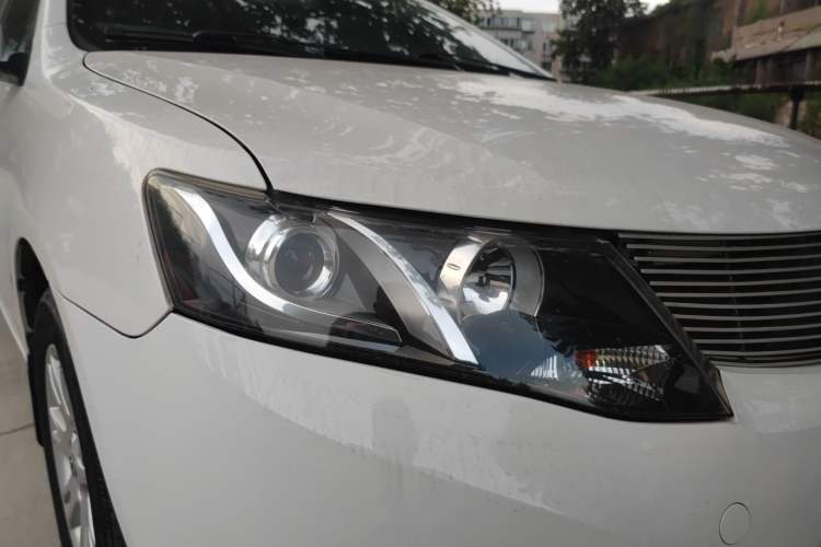Used Zotye Z300 2014 1.5L Value Edition Manual Elite Model Right Front Headlight
