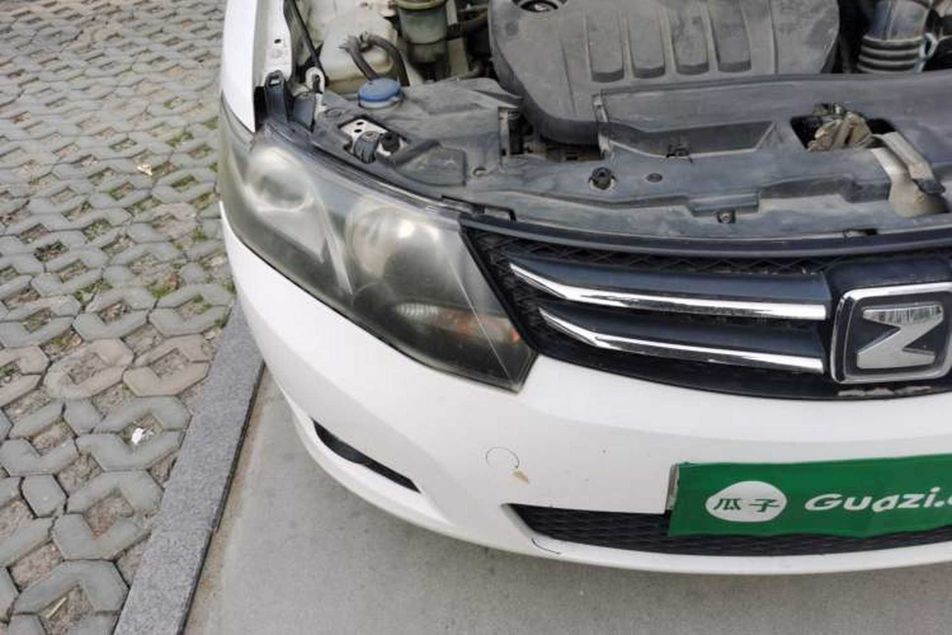 Used Zotye Z300 2014 1.6L Drive-Value Edition Automatic Elite Model Right Front Headlight