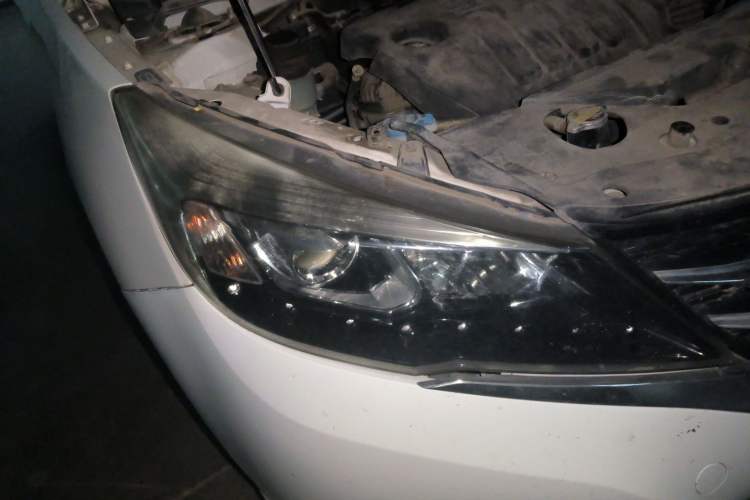 Used Zotye Z300 2014 New Vision 1.5L Manual Luxury Model Right Front Headlight