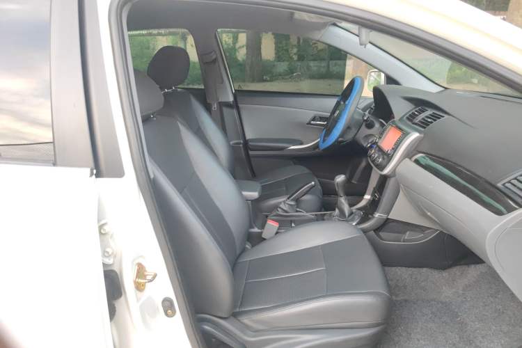 Used Zotye Z300 2014 1.5L Value Edition Manual Elite Model Right Front Seat