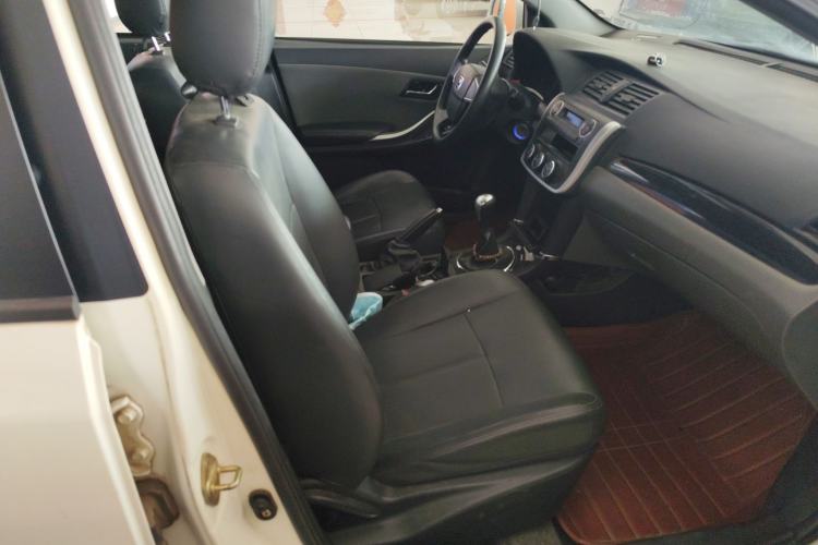 Used Zotye Z300 2014 1.5L Value Edition Manual Elite Model Right Front Seat