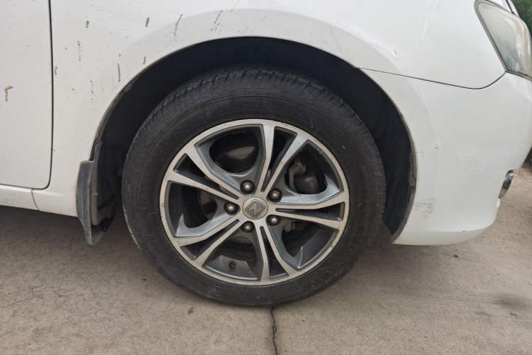 Used Zotye Z300 2014 1.5L Value Edition Manual Comfort Model Right Front Wheel Hub