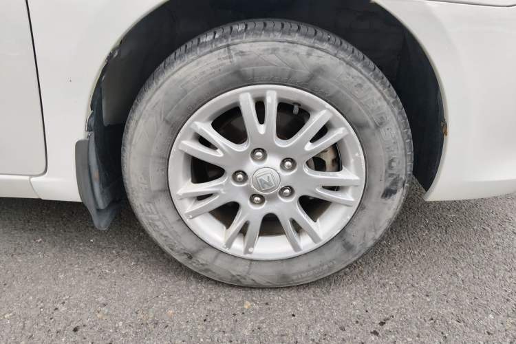 Used Zotye Z300 2014 1.5L Value Edition Manual Comfort Model Right Front Wheel Hub