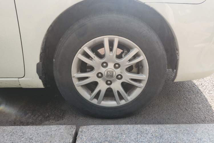 Used Zotye Z300 2014 1.5L Value Edition Manual Elite Model Right Front Wheel Hub