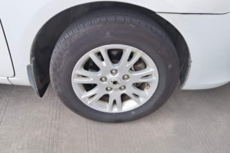 Used Zotye Z300 2014 1.5L Value Edition Manual Elite Model Right Front Wheel Hub