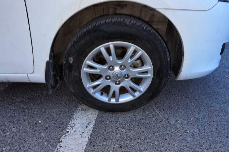 Used Zotye Z300 2014 1.5L Value Edition Manual Elite Model Right Front Wheel Hub