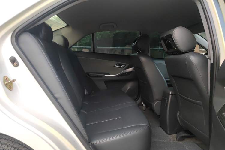 Used Zotye Z300 2014 1.5L Value Edition Manual Elite Model Right Rear Seat