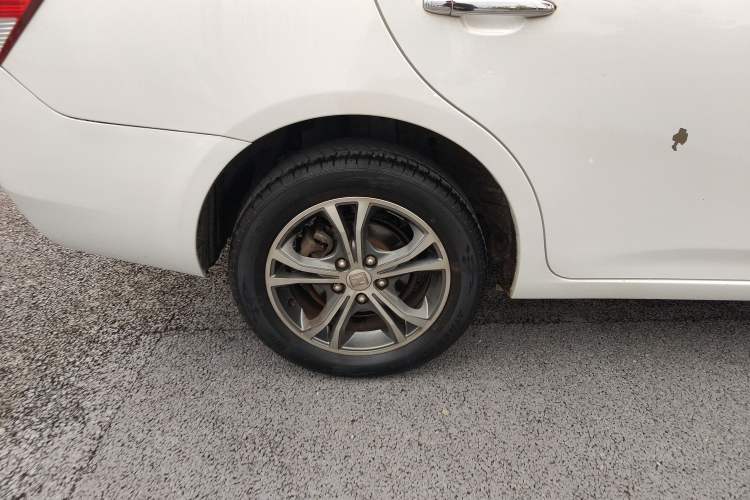 Used Zotye Z300 2014 1.5L Urban Edition Manual Luxury Model Right Rear Wheel Hub