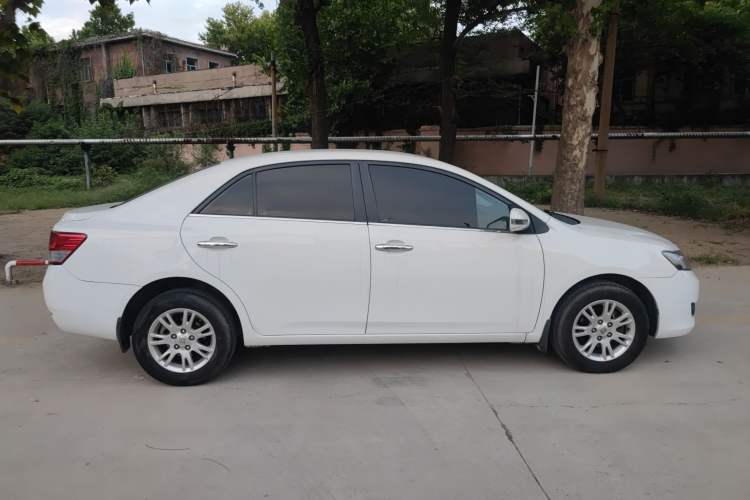 Used Zotye Z300 2014 1.5L Value Edition Manual Elite Model Right Side