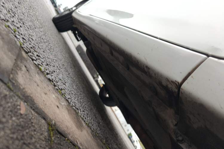 Used Zotye Z300 2014 1.5L Urban Edition Manual Luxury Model Right Side Sill