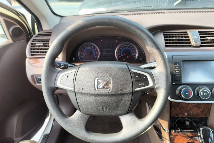 Used Zotye Z300 2014 1.6L Urban Edition Automatic Luxury Model Steering Wheel