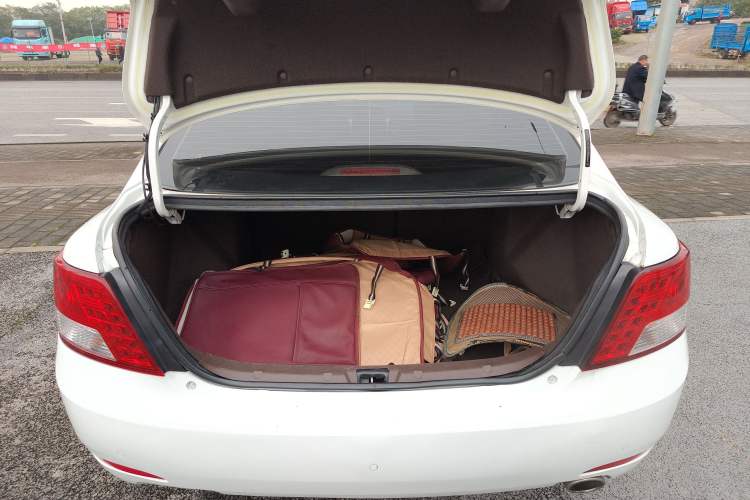 Used Zotye Z300 2014 1.5L Urban Edition Manual Luxury Model Trunk