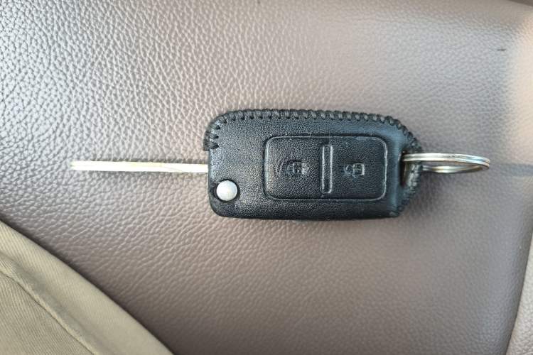 Used Zotye Z300 2014 1.6L Urban Edition Automatic Luxury Model Vehicle Key