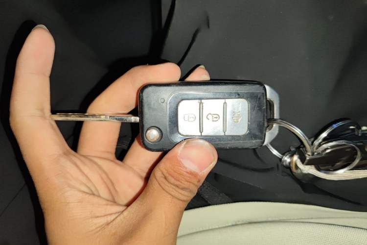 Used Zotye Z300 2014 1.5L Value Edition Manual Elite Model Vehicle Key