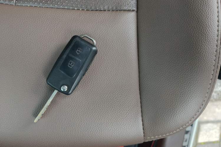 Used Zotye Z300 2014 1.5L Urban Edition Manual Luxury Model Vehicle Key