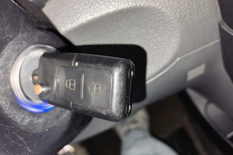 Used Zotye Z300 2014 1.5L Value Edition Manual Elite Model Vehicle Key