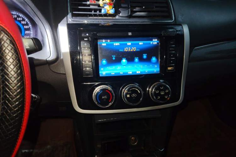 Used Zotye Z300 2016 1.5L Manual Elite Version Audio And AC Panel