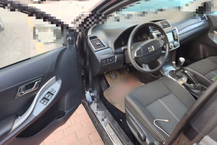 Used Zotye Z300 2016 New Vision 1.5L Manual Gratitude Edition Driver Seat