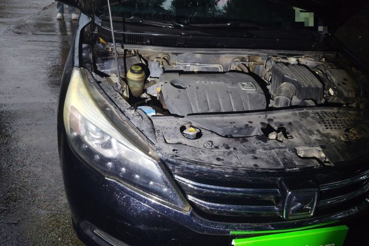 Used Zotye Z300 2016 1.5L Manual Elite Version Engine Bay Right