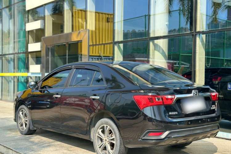 Used Zotye Z300 2016 1.5L Manual Luxury Model Exterior 3