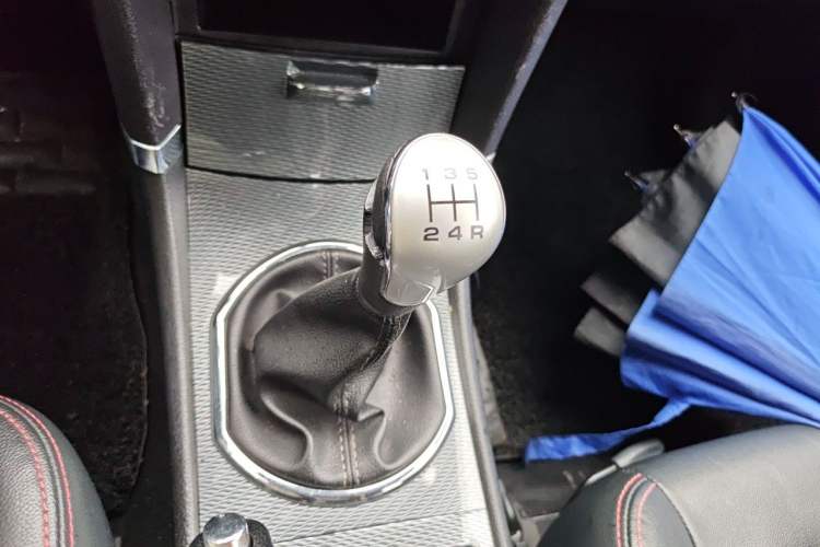 Used Zotye Z300 2016 1.5L Manual Elite Version Gear Lever
