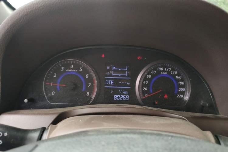 Used Zotye Z300 2016 New Vision 1.5L Manual Entry-Level Model with Sunroof Instrument Cluster