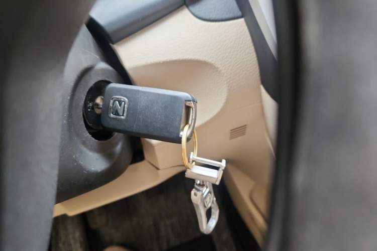 Used Zotye Z300 2016 1.5L Manual Luxury Model Interior 1