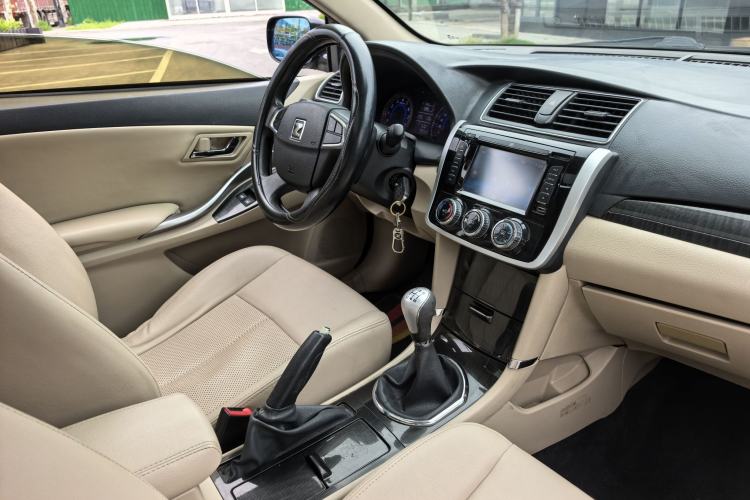 Used Zotye Z300 2016 1.5L Manual Luxury Model Interior 5
