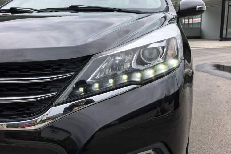 Used Zotye Z300 2016 1.5L Manual Luxury Model Left Front Headlight