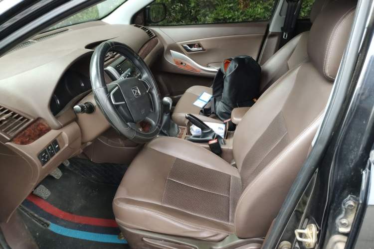 Used Zotye Z300 2016 New Vision 1.5L Manual Entry-Level Model with Sunroof Left Front Seat