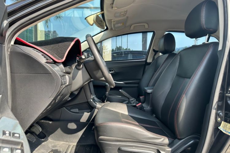 Used Zotye Z300 2016 1.5L Manual Luxury Model Left Front Seat