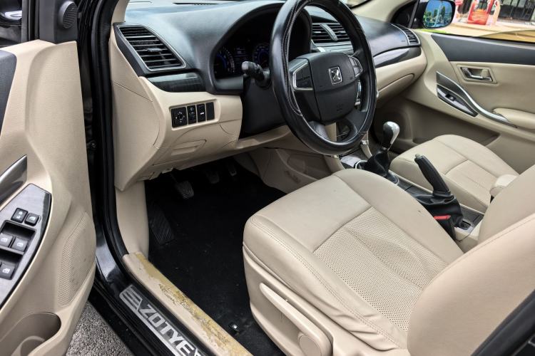 Used Zotye Z300 2016 1.5L Manual Luxury Model Left Front Seat