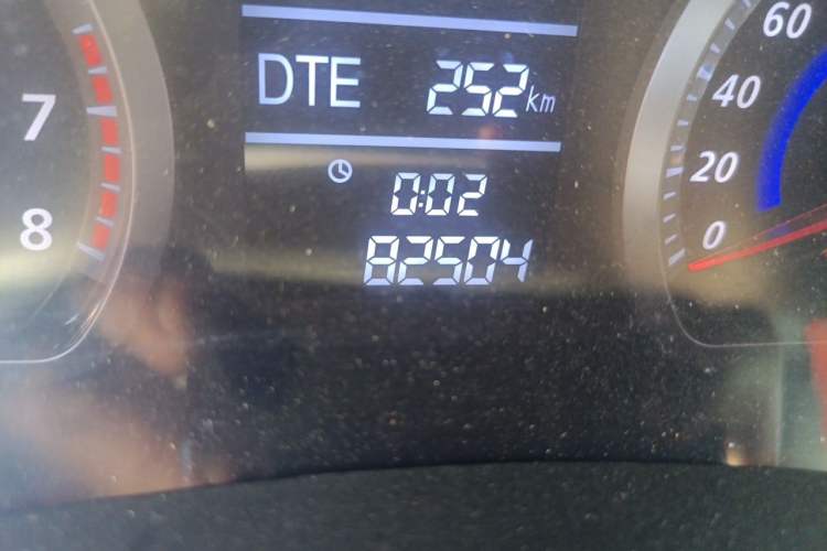 Used Zotye Z300 2016 New Vision 1.5L Manual Entry-Level Model Odometer Close Up