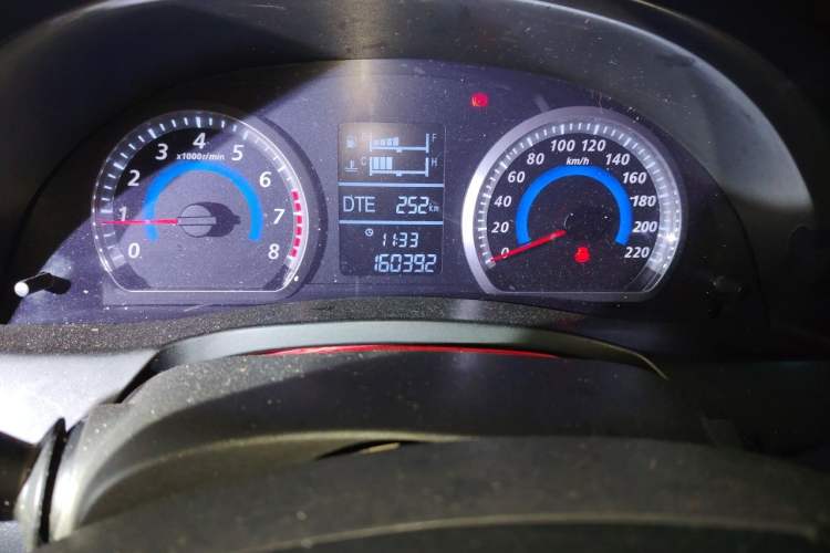 Used Zotye Z300 2016 1.5L Manual Elite Version Odometer Close Up