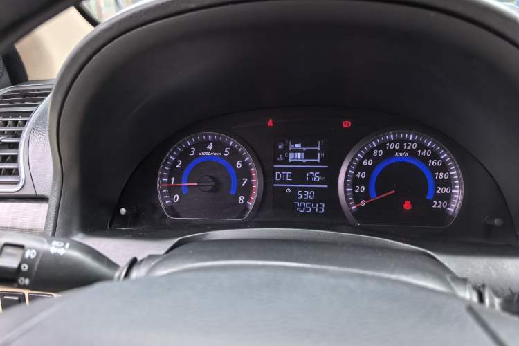 Used Zotye Z300 2016 1.5L Manual Luxury Model Odometer Close Up