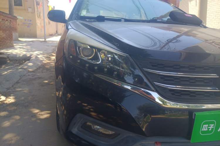 Used Zotye Z300 2016 New Vision 1.5L Manual Entry-Level Model Right Front Headlight