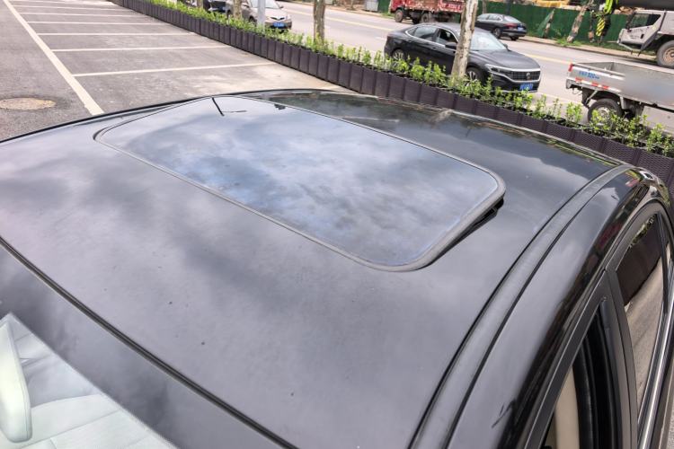 Used Zotye Z300 2016 1.5L Manual Luxury Model Roof