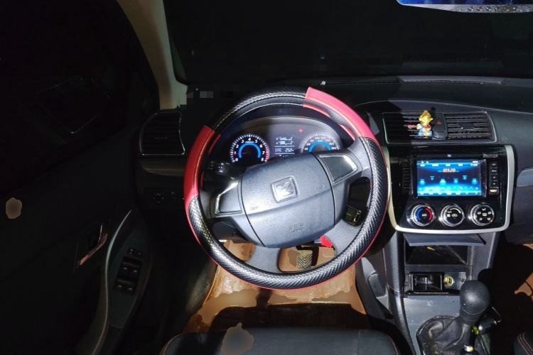 Used Zotye Z300 2016 1.5L Manual Elite Version Steering Wheel