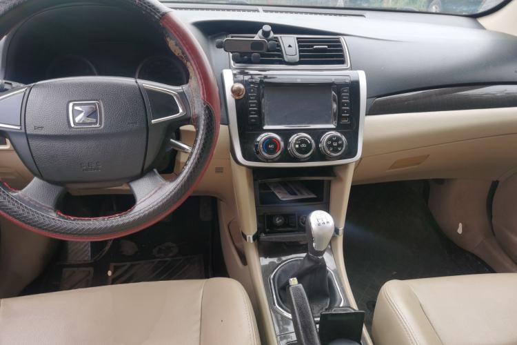 Used Zotye Z300 2016 1.5L Manual Elite Version Center Console