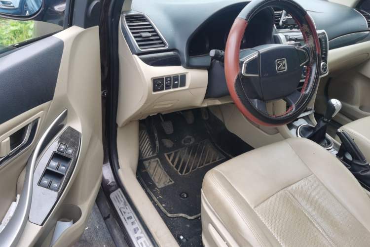 Used Zotye Z300 2016 1.5L Manual Elite Version Driver Seat