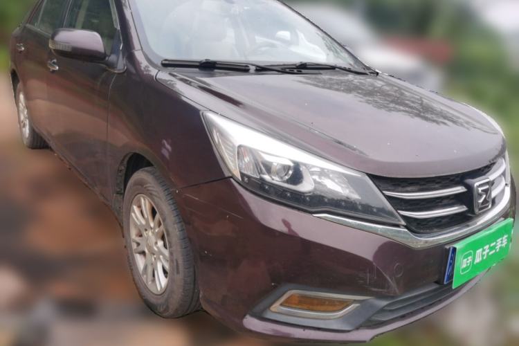 Used Zotye Z300 2016 1.5L Manual Elite Version Front Right 45 Deg