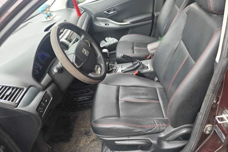 Used Zotye Z300 2016 New Vision 1.5L Manual Entry-Level Model Left Front Seat