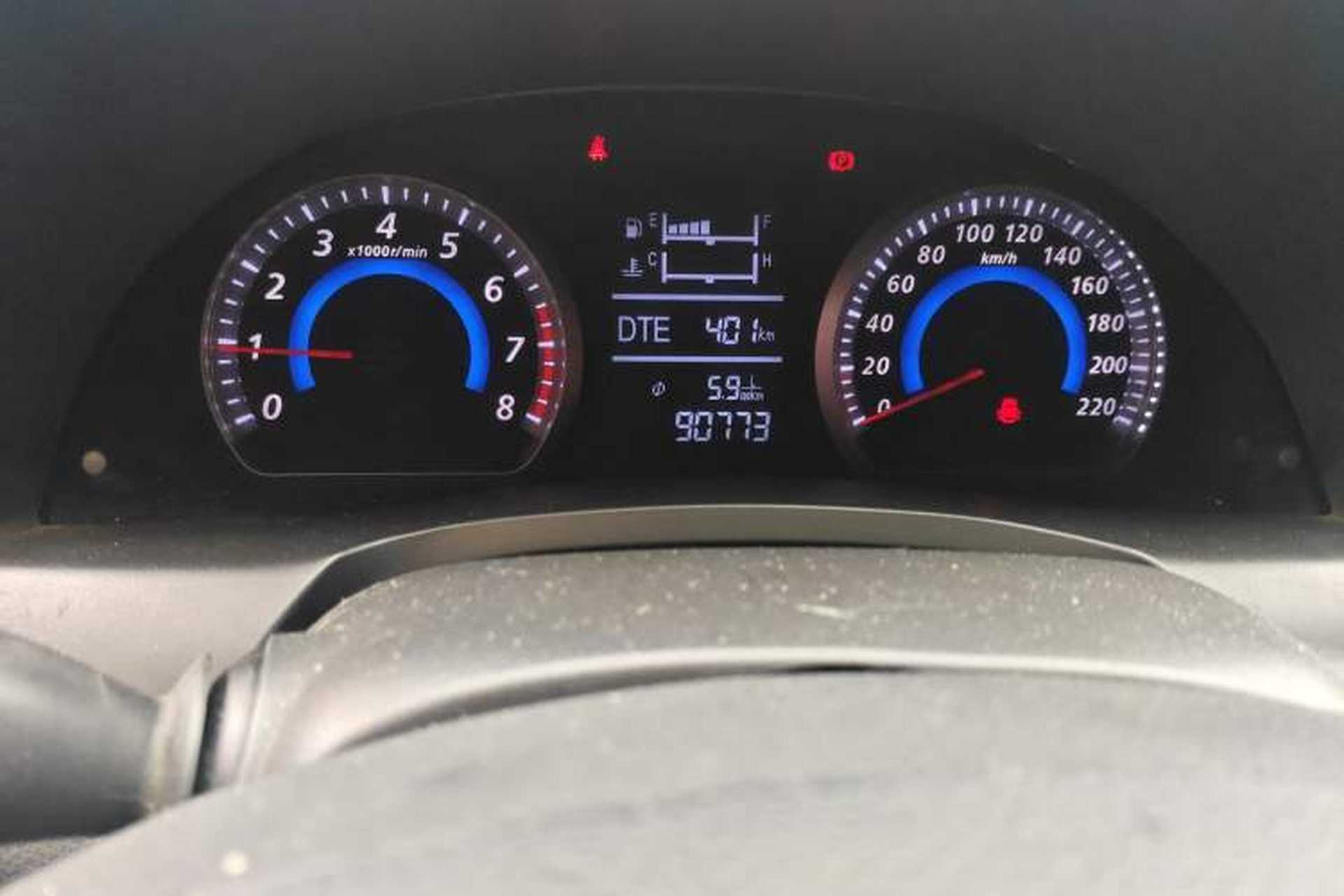 Used Zotye Z300 2016 New Vision 1.5L Manual Entry-Level Model Odometer Close Up