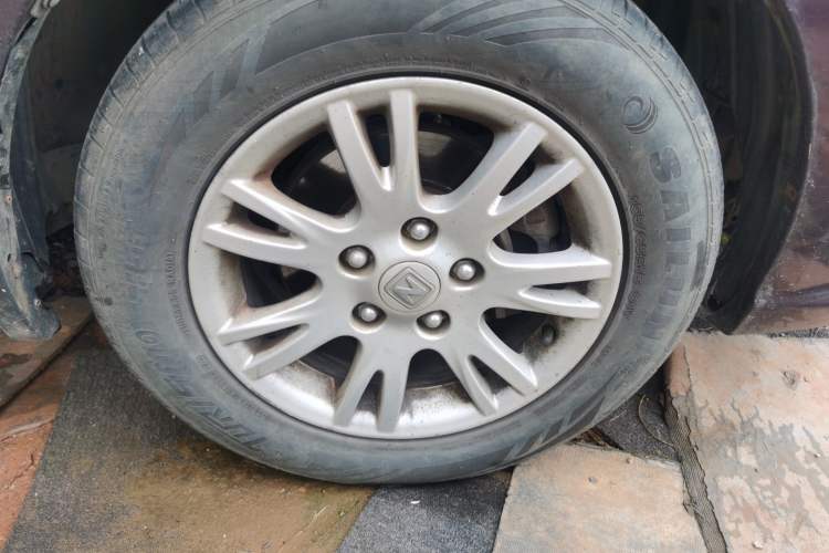 Used Zotye Z300 2016 1.5L Manual Elite Version Right Front Wheel Hub