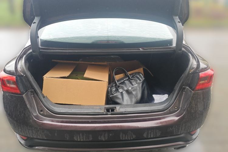Used Zotye Z300 2016 New Vision 1.5L Manual Entry-Level Model Trunk