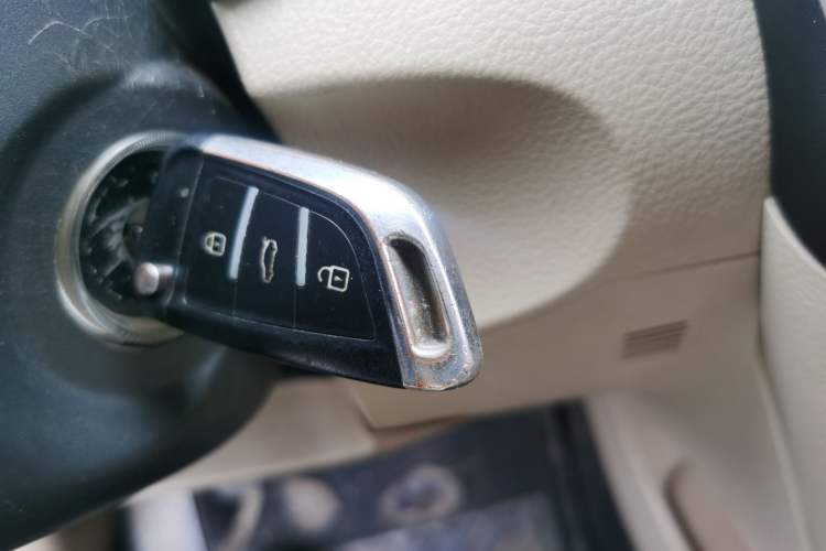 Used Zotye Z300 2016 1.5L Manual Elite Version Vehicle Key