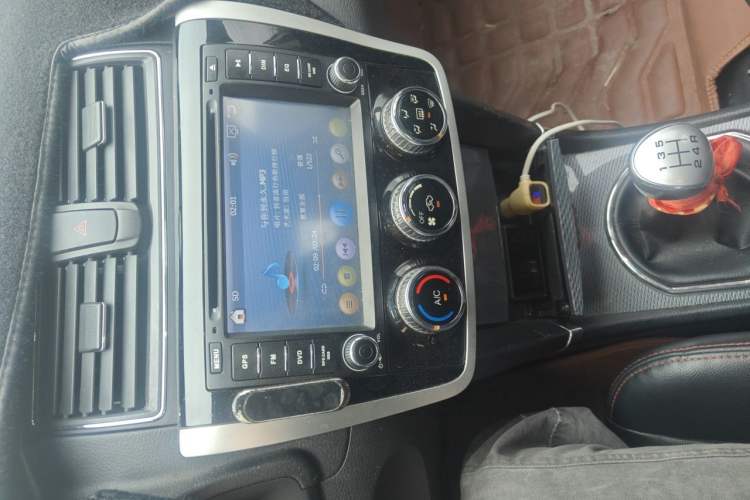 Used Zotye Z300 2016 New Vision 1.5L Manual Entry-Level Model Audio And AC Panel