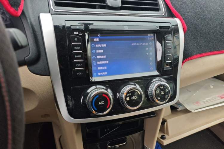 Used Zotye Z300 2016 New Vision 1.5L Manual Entry-Level Model Audio And AC Panel
